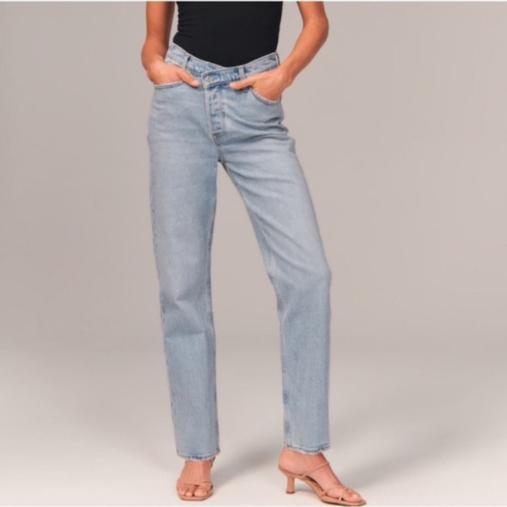 Abercrombie & Fitch The Dad High Rise Jeans Light‎ Wash